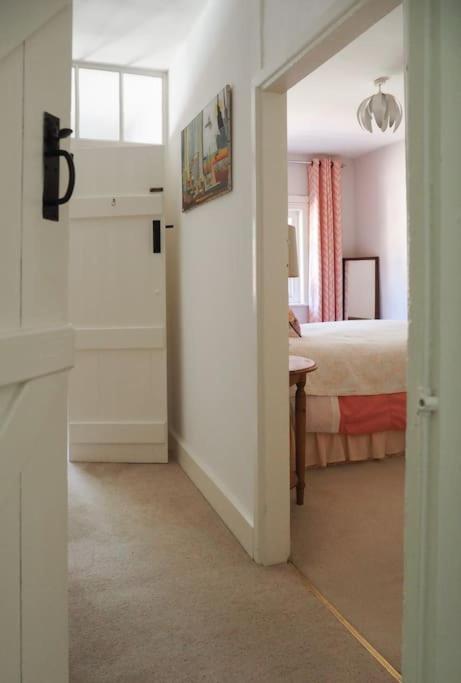 Landford's Cottage, Your Retreat! Holiday home